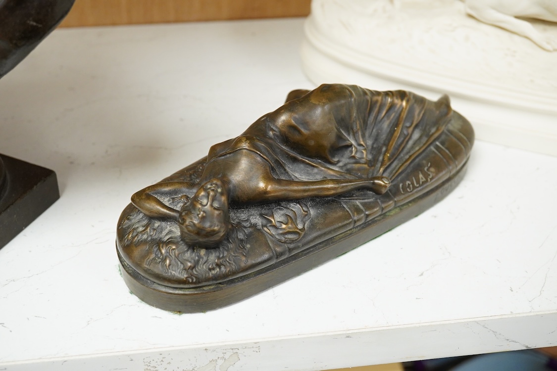 A spelter bust of General Gordon Pasha, and a bronze resin reclining female after Poullain, the bust 32cm